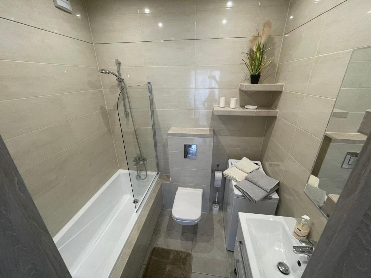 Apartament Nowoczesny Komfortowy Kustronia Z Garazem Balkonem Wanna Bielsko-Biala Exterior foto